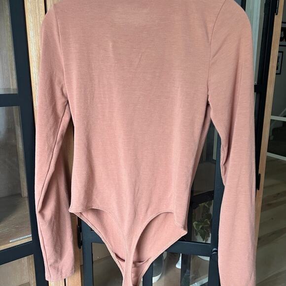 Abercrombie bodysuit seamless rust terracota long sleeves Henley vneck top - Picture 4 of 5